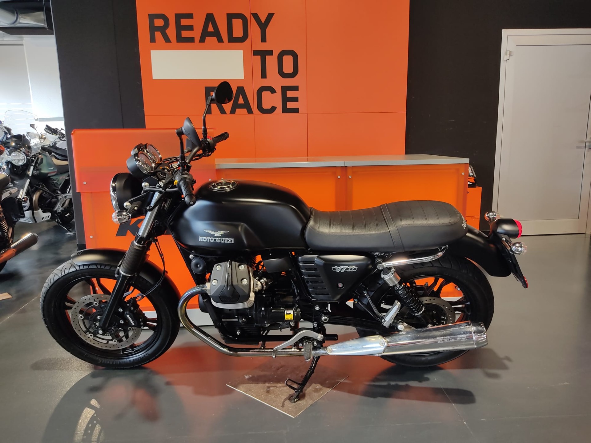 Moto Guzzi V7 Stone (2012 - 15)