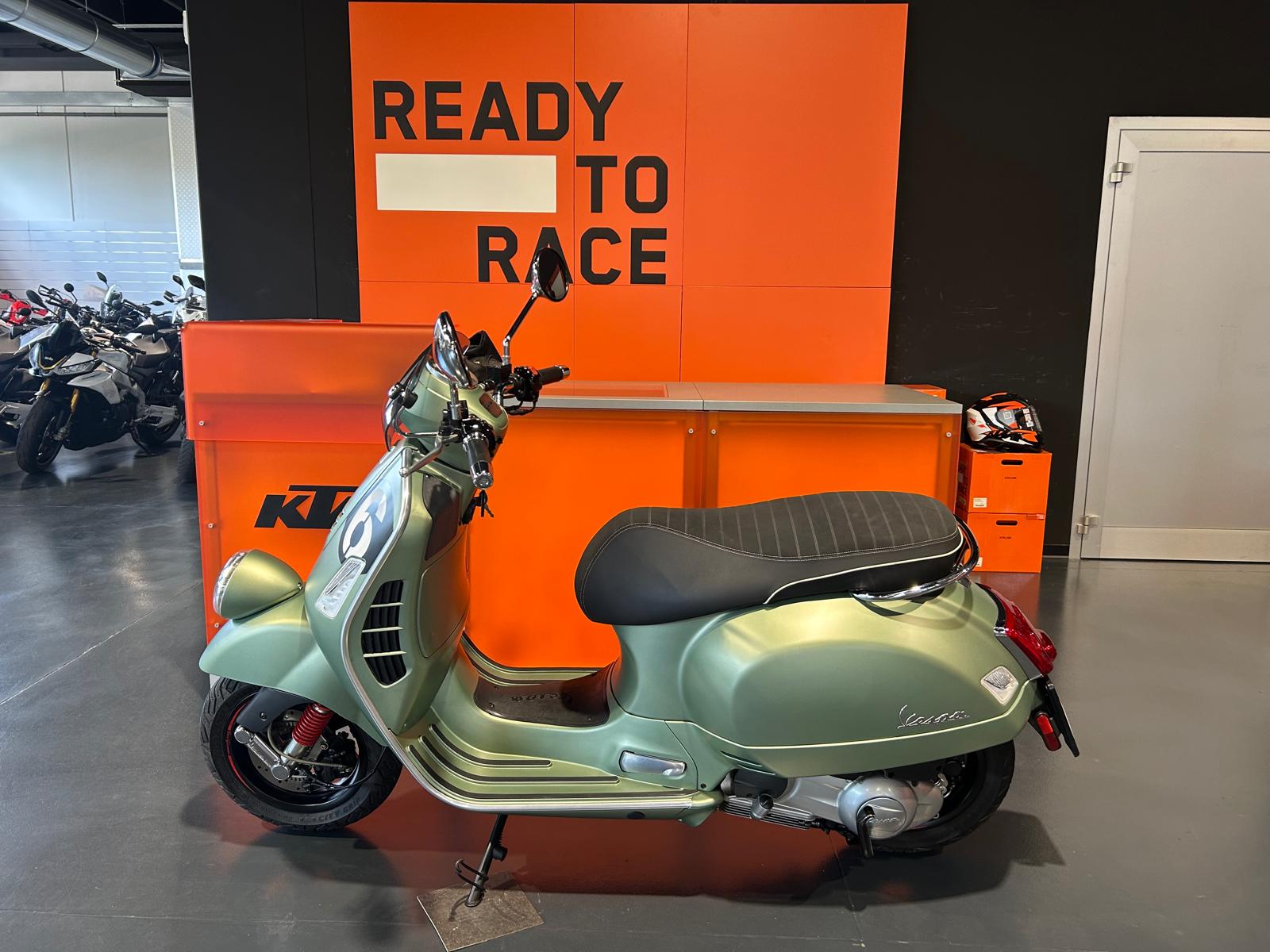Vespa Sei Giorni 300