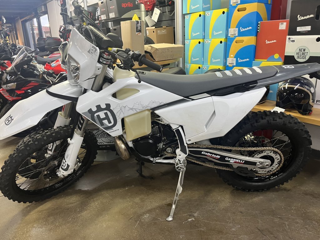 Husqvarna TE 300 Pro (2025) - f52df37_img2768fileminimizer.jpg